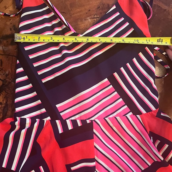 NWT Express red and blue romper. Size 8 - Picture 9 of 10